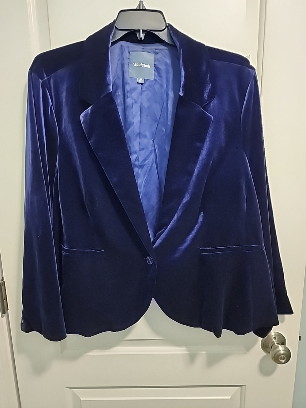 Madewell Velvet Blazer in Rich Navy Blue